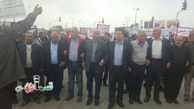 النقب: انطلاق تظاهرة بالنقب دعمًا لقريتي أم الحيران وعتير